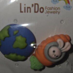 Lin'Do Earrings 'Earth and Carrot Rocket w Bunny'